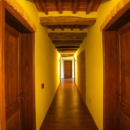 Hotel Sacro E Profano Albania *