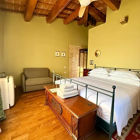 Sacro E Profano Albania Hotel *