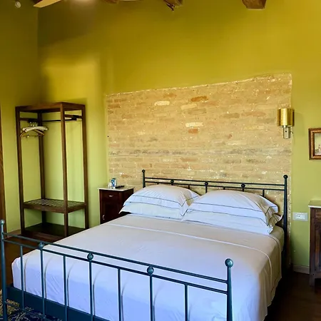 Sacro E Profano Albania Hotel